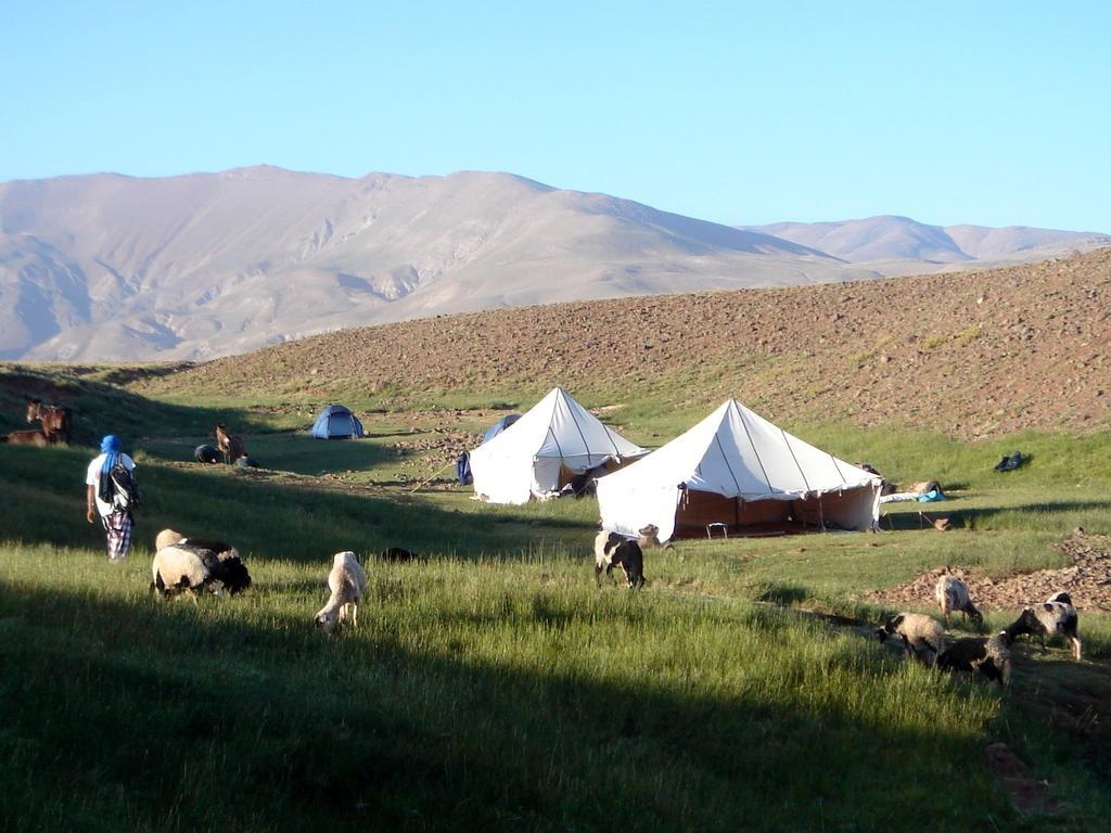 Kasbah Ait Bouguemez Hotel Agouti Екстериор снимка